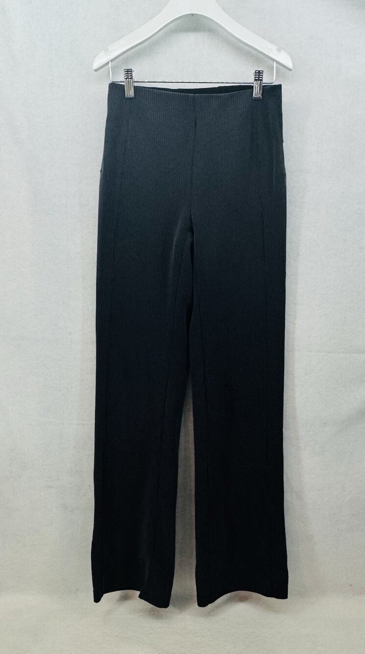 EUC Lululemon Ribbed Softstreme Flared Pant Charcoal Grey Size 6